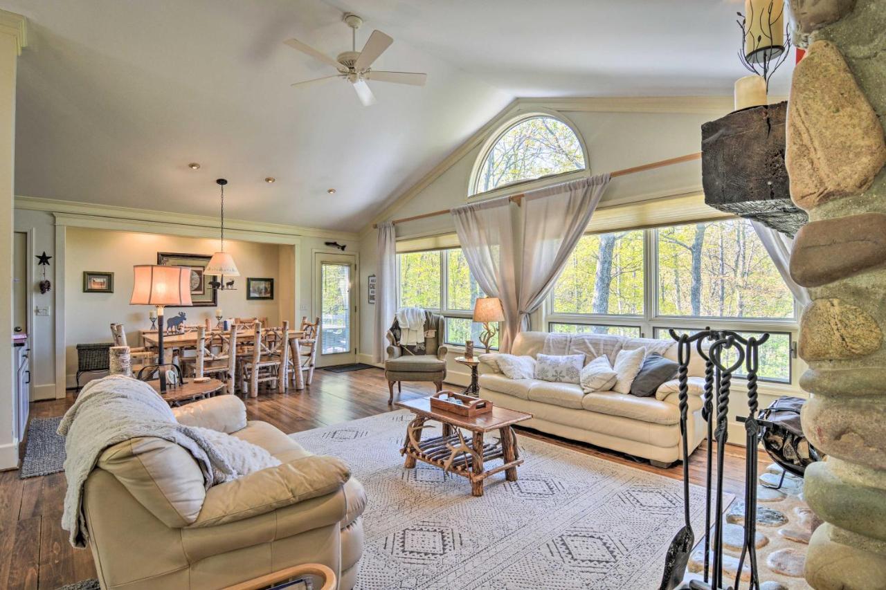Resort-Style Harbor Springs Home With 2 Decks! Ngoại thất bức ảnh