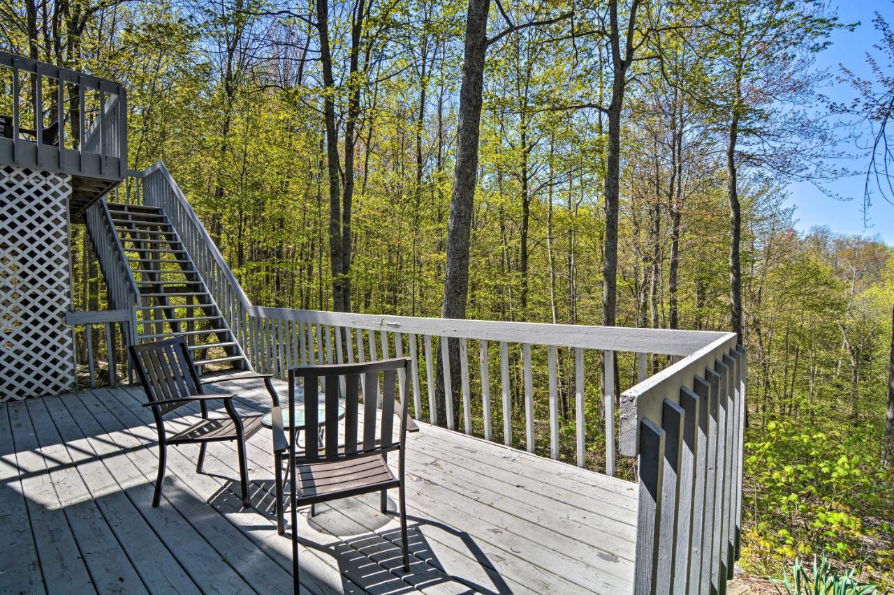 Resort-Style Harbor Springs Home With 2 Decks! Ngoại thất bức ảnh