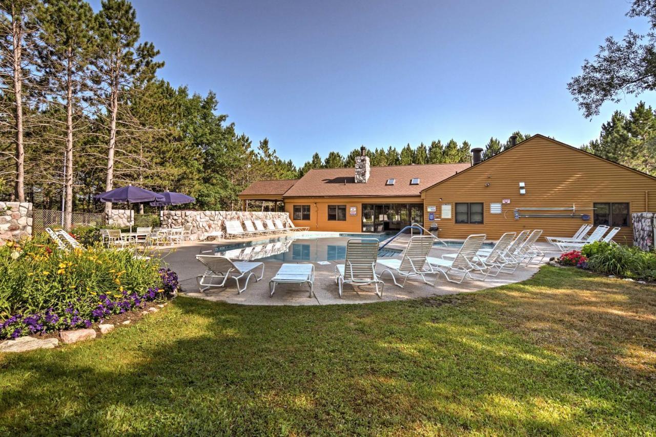 Resort-Style Harbor Springs Home With 2 Decks! Ngoại thất bức ảnh
